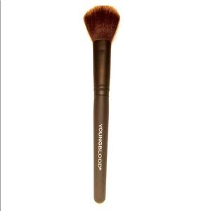 Youngblood Mineral cosmetics Luxurious Blush Brush